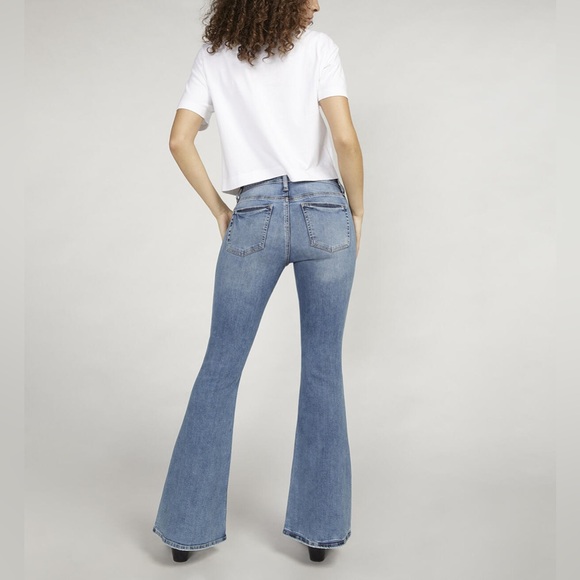 Silver Jeans Suki Flare Medium Wash Blue Jeans Size W30/L33 - Picture 3 of 12